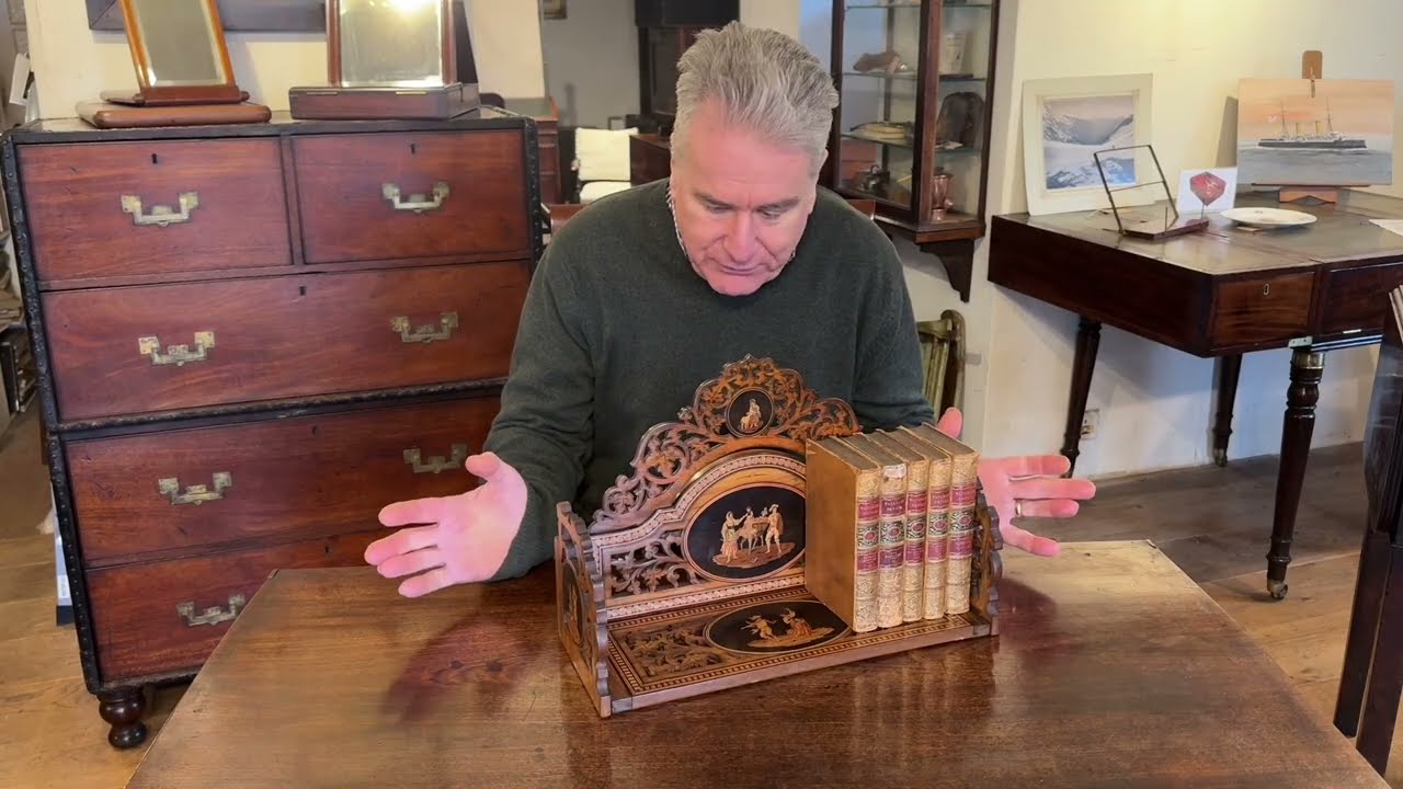 Антикварная переносная книжная полка Sorrento