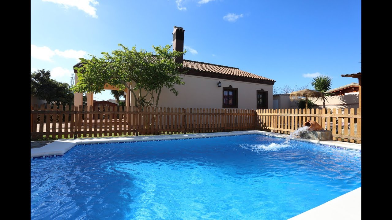 Estupendo chalet en Conil con piscina privada en alquiler de vacaciones