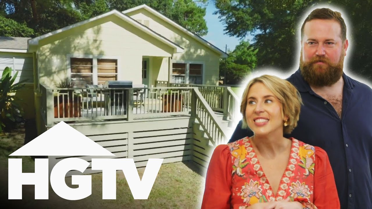 Ben and Erin Update This 1950's House With A STUNNING Backyard Deck! | Home Town