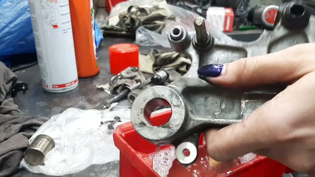 Ремонт заднего суппорта на мотоцикле Suzuki DR-Z 400S /Repair of the rear caliper on a motorcycle