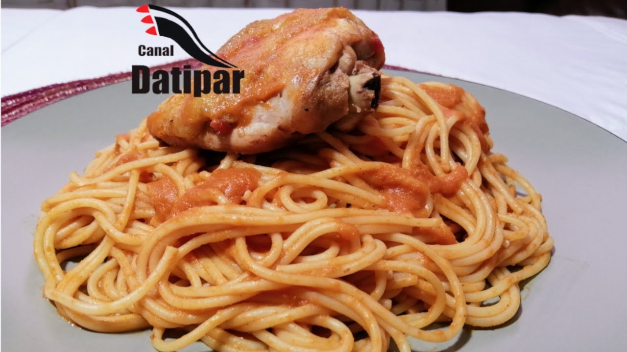 TALLARINES ROJOS DE POLLO A LO ASADO by DATIPAR