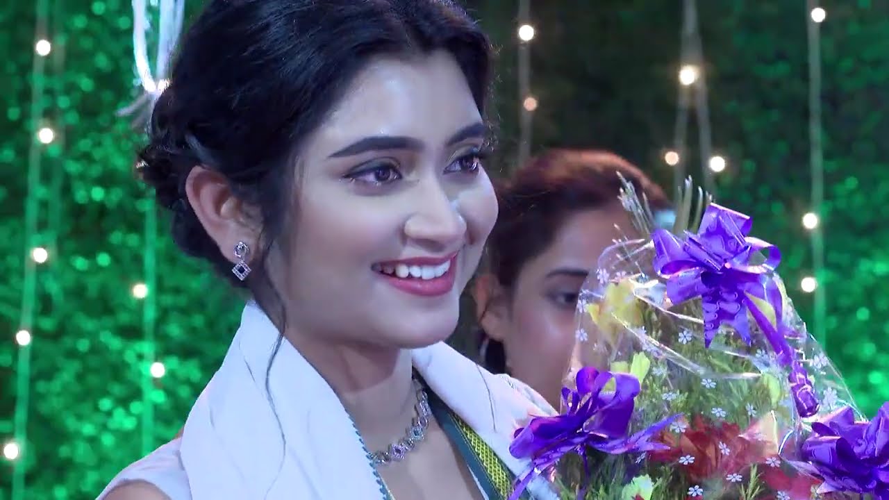 Jagadhatri - মুখার্জী কোম্পানির কর্ণধার হিসেবে স্বাগত জানানো হল দুর্গাকে !