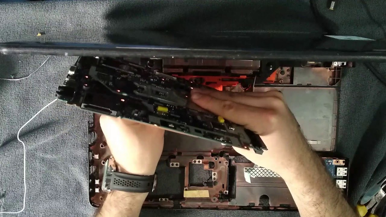 Desmontagem limpeza e solda conector Acer E1 571 #35
