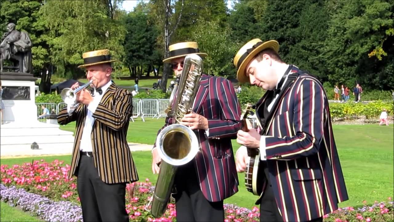 Café Society - The Sun Has Got His Hat On