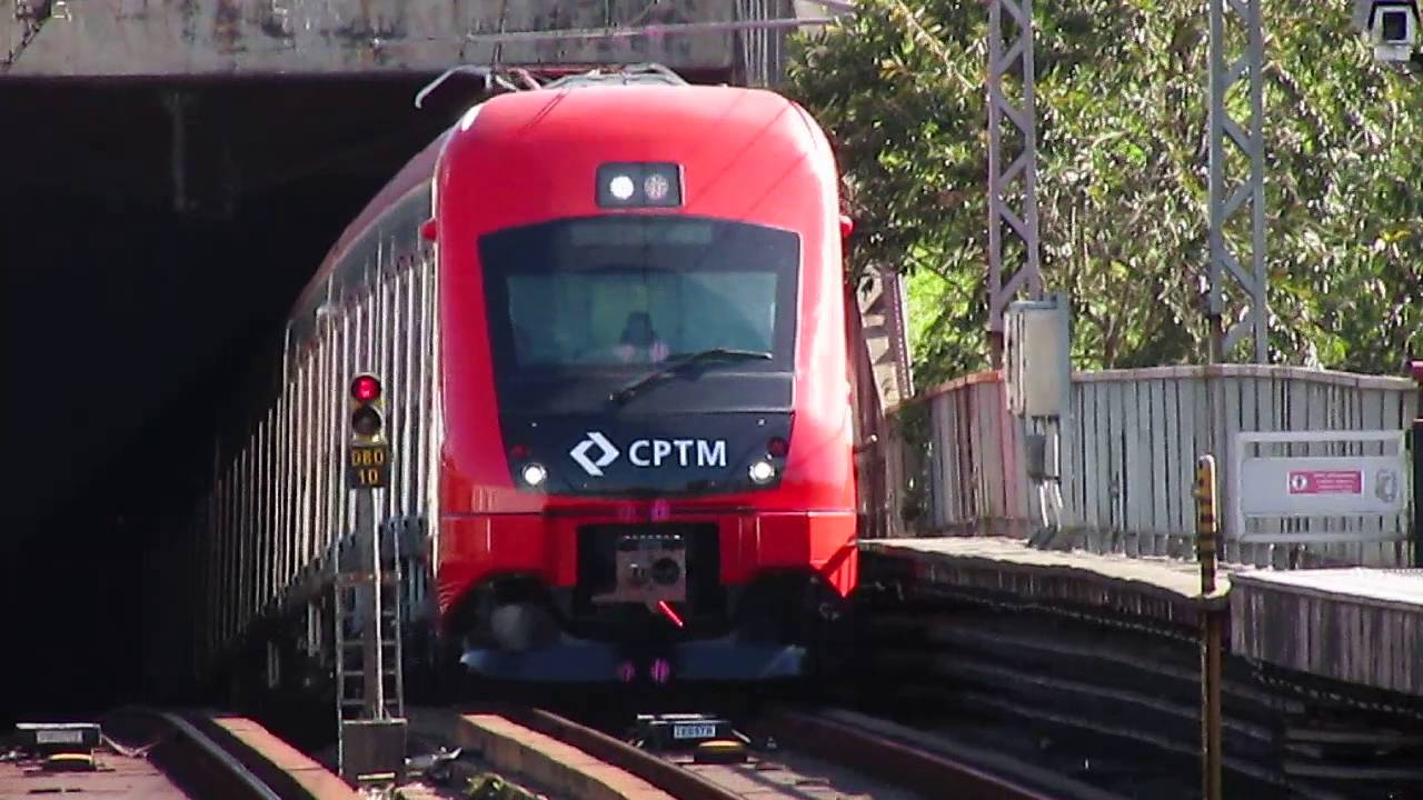 CPTM - TUE CAF Série 2000 Partindo e Novo CAF Série 8500 Na Estação Dom Bosco.