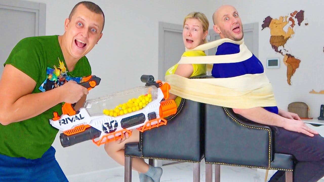 Лысая Борода и Оксана ЗАКРЫТЫ в Кладовке. Старый Забрал ИХ ДЕНЬГИ. Nerf Brothers