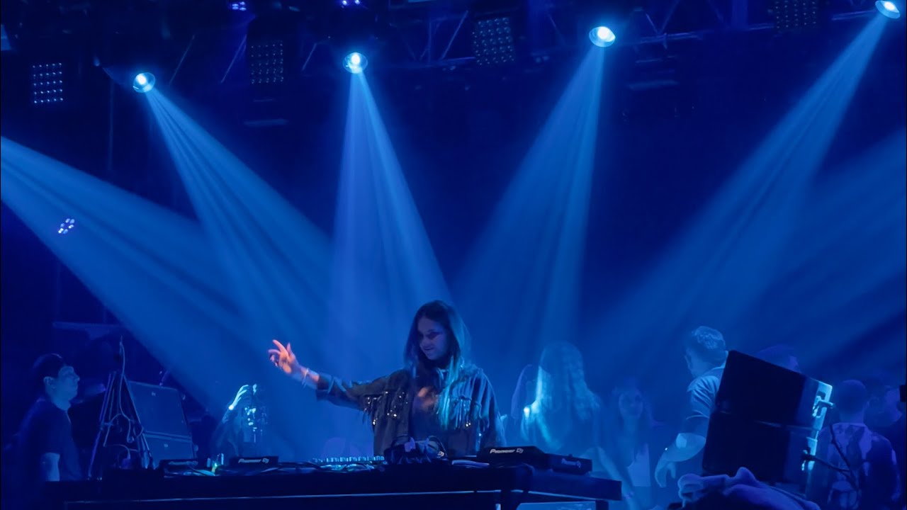 Sofia Gier Warm Up Set for CHICOLA - UMMA POSADAS - Progressive House