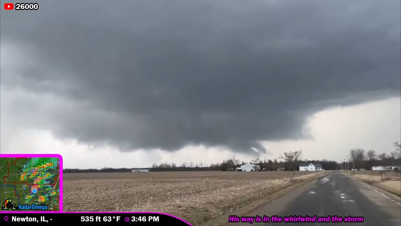 LIVE Storm Chaser - Hunting Tornadoes In Illinois & Indiana