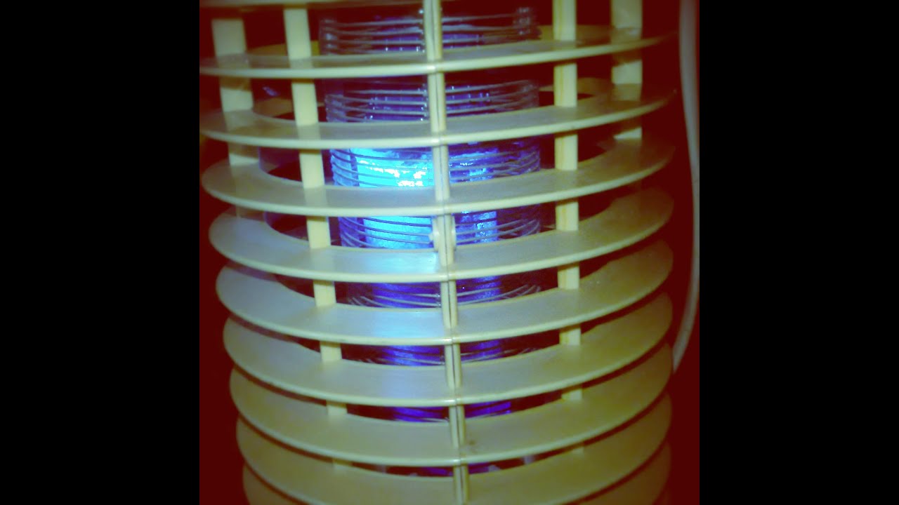 تصليح صاعق الناموس وعمل لمبه لييدداخل  فارغ الكحول البلاستيك
Repairing the mosquito zapper and makin