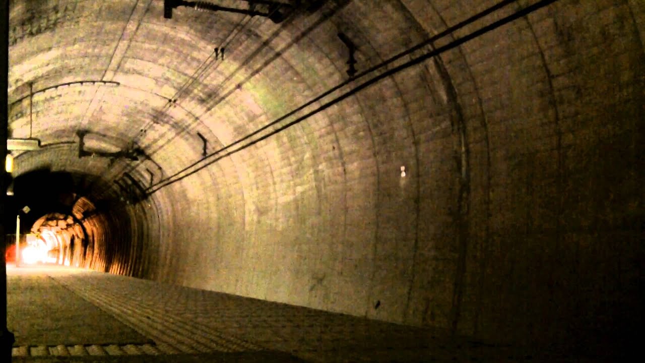 美佐島駅　特急はくたか3号通過越後湯沢行