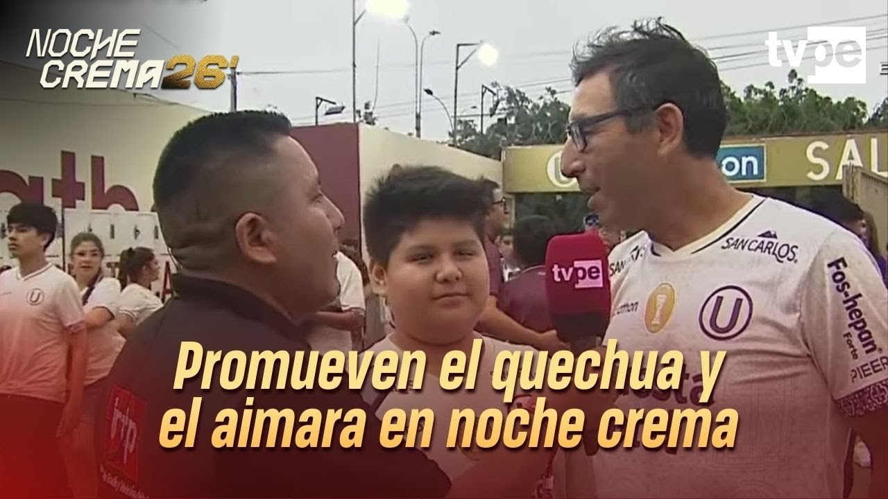 Hinchas de Universitario celebran al equipo en quechua y aimara en la previa del partido