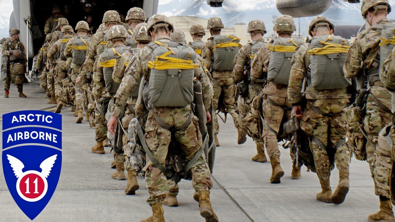 Армия США. Бойцы 11-й воздушно-десантной дивизии во время боевой подготовки на Аляске.