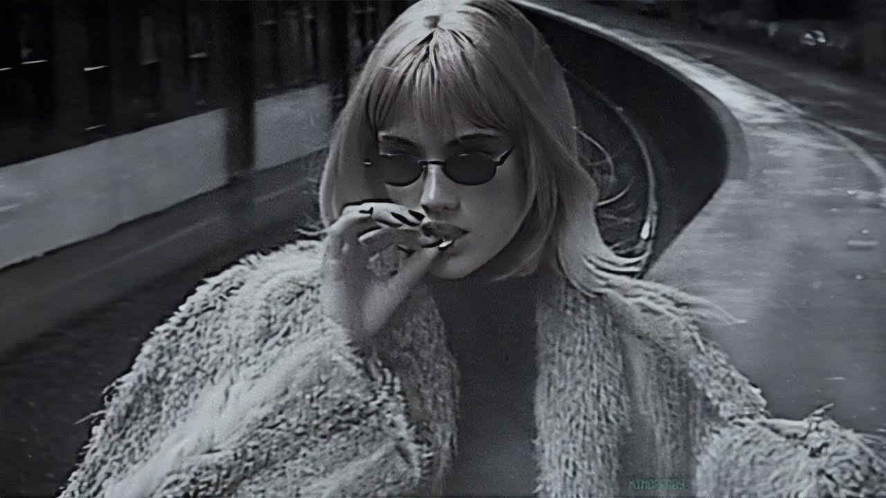 Crystal Castles - Transgender (Allszns Remix) (Techno)