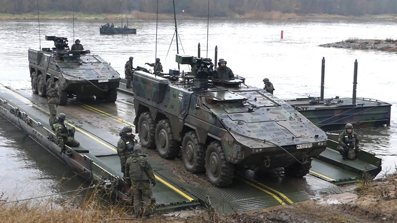 JgBtl 413- Rückmarsch der GTK Boxer über die Elbe