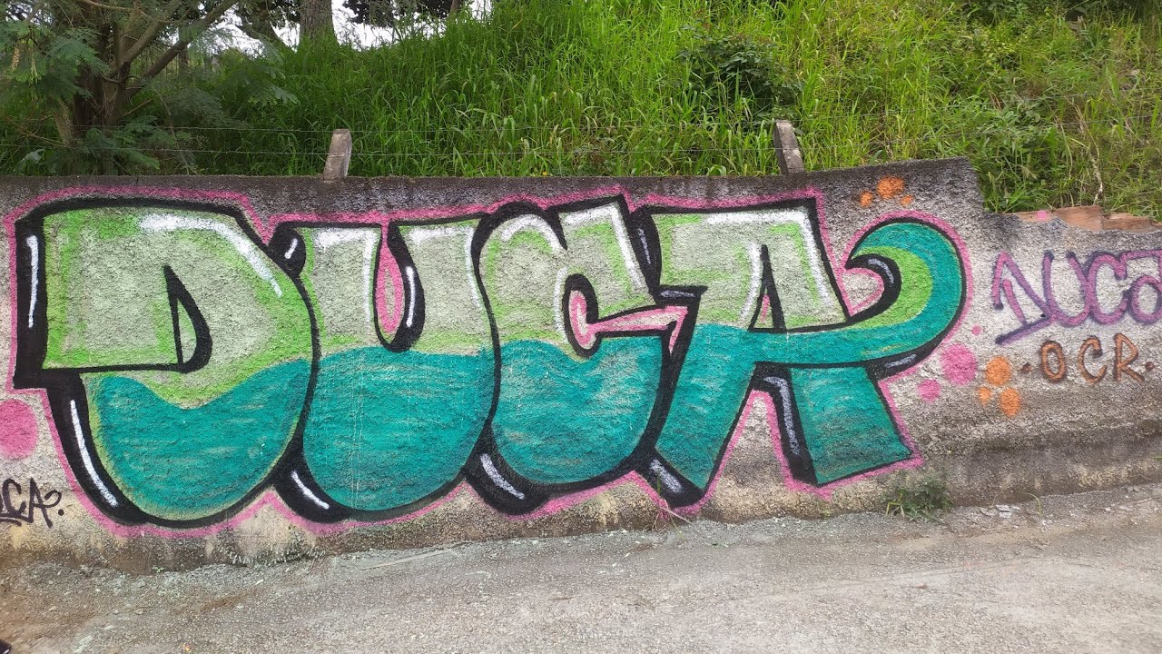 GRAFFITI AT SCHOOL - letter and colors