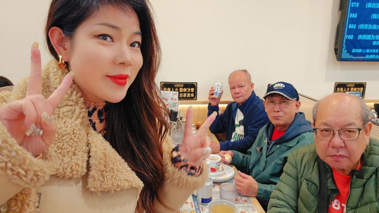 「香港才艺主播芯妮Queenie」正在直播！