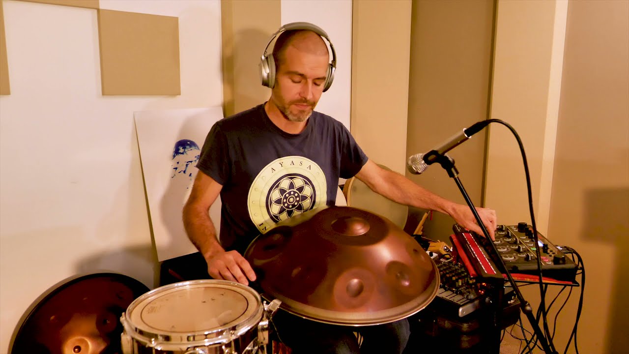 Walking the Path // Boss 505 Livelooping // Handpan & Haken