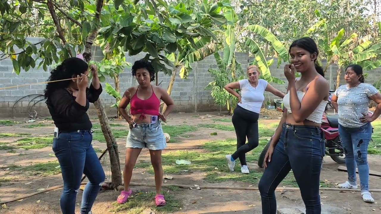 DOÑA VICKY llego arregl4r un probl3ma con KARINA por habladora