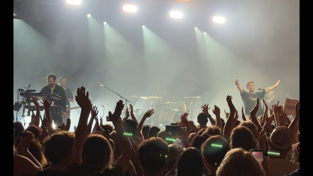 Nothing But Thieves -