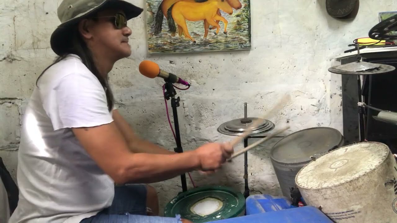 A Whiter shade of pale(Procol Harum)sing & drum covered by Bobby’s Beat 