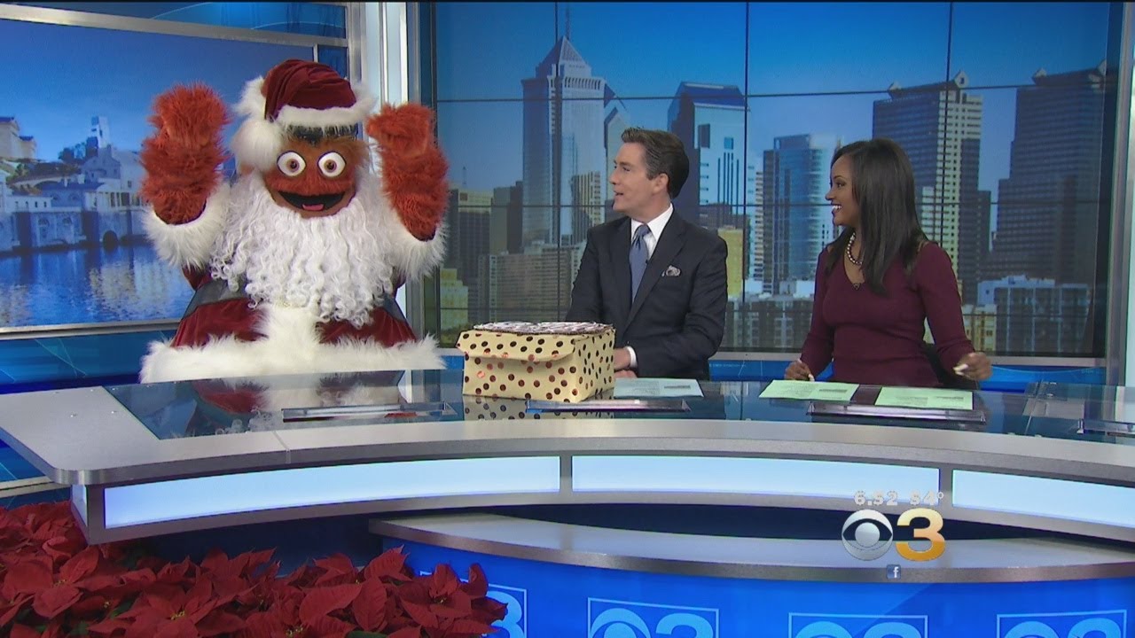 Gritty Makes SNL Debut After Tree Lighting Celebration In Philadelphia