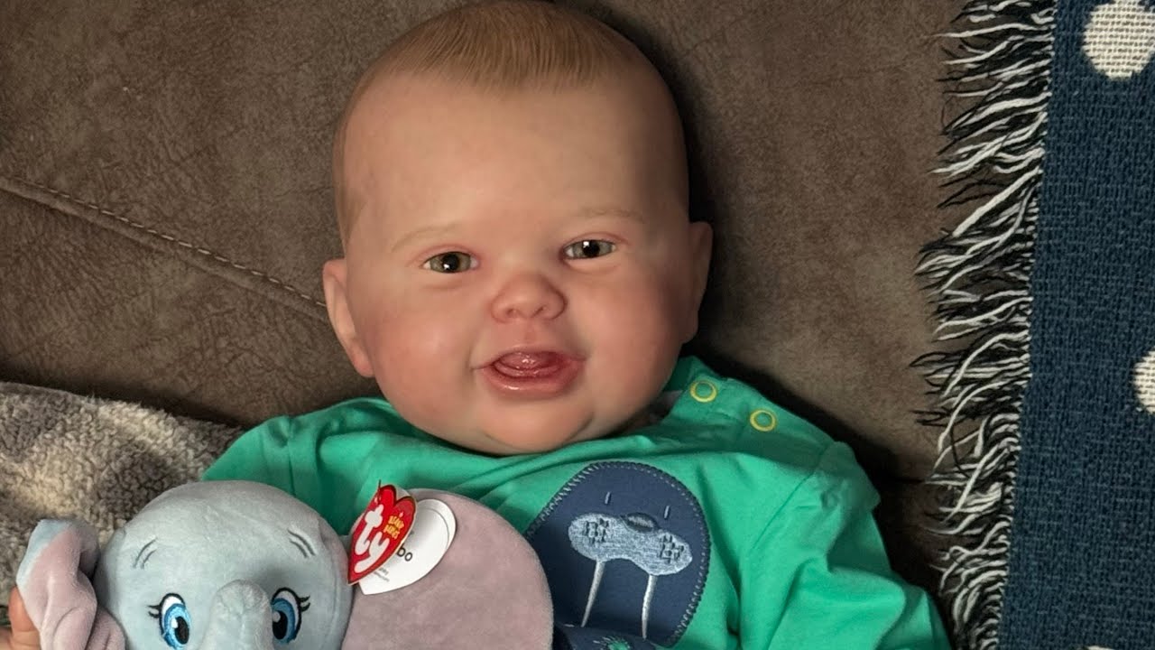 Reborn doll Teddy gets changed || Quick introduction to another new doll!