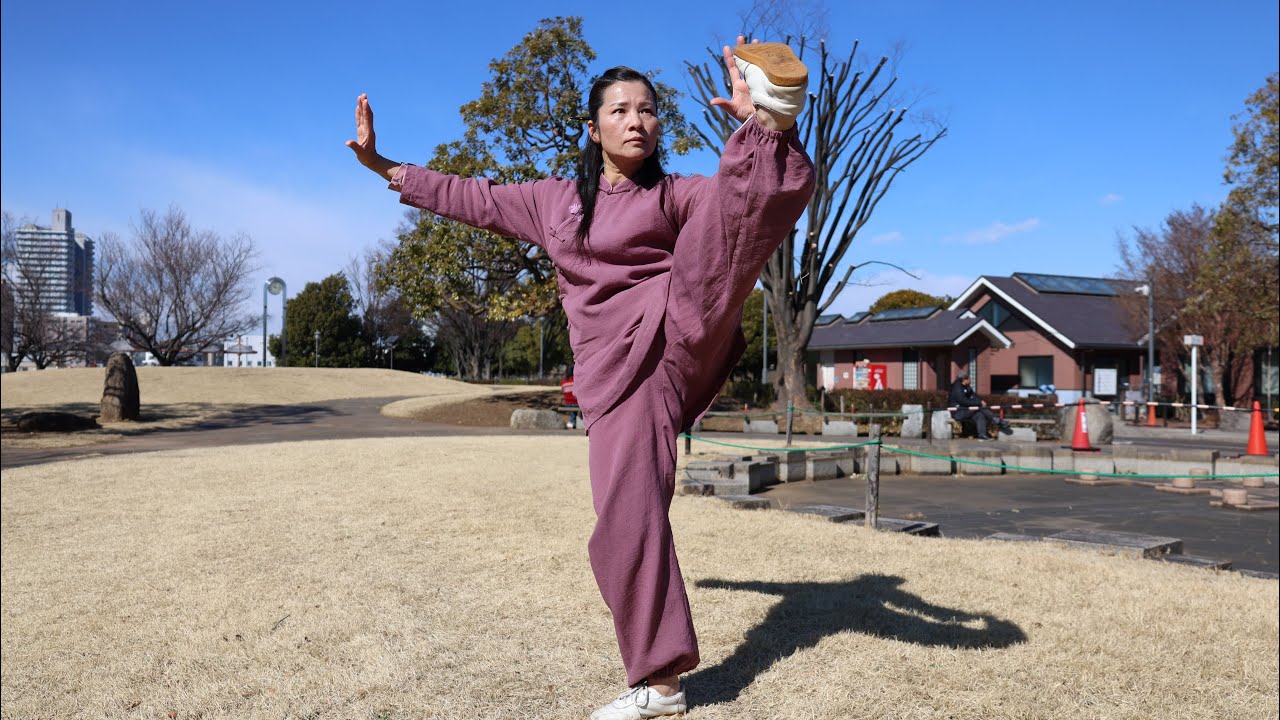 24式简化太极拳#黄冬梅太極拳教室 興味のある方はぜひ一度見学に来てみて下さい。葛飾区立石にて毎週火曜日，土曜日，日曜教室に行っています連絡先電話080-2485-9956