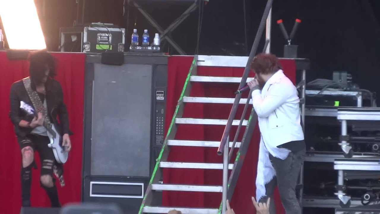 Asking Alexandria - Don't Pray For Me Live @ Mayhem Festival 2014