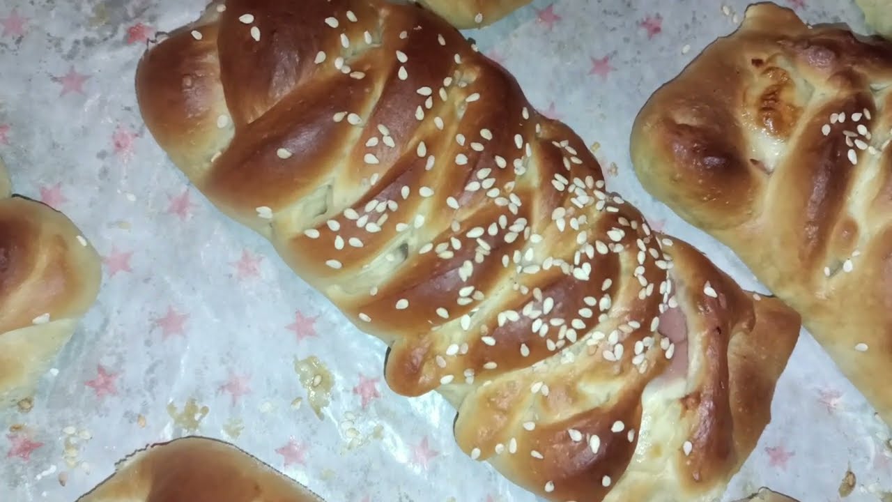 Prepara tus propias trenzas rellenas de queso, jamón y jalapeños (pan de sal)