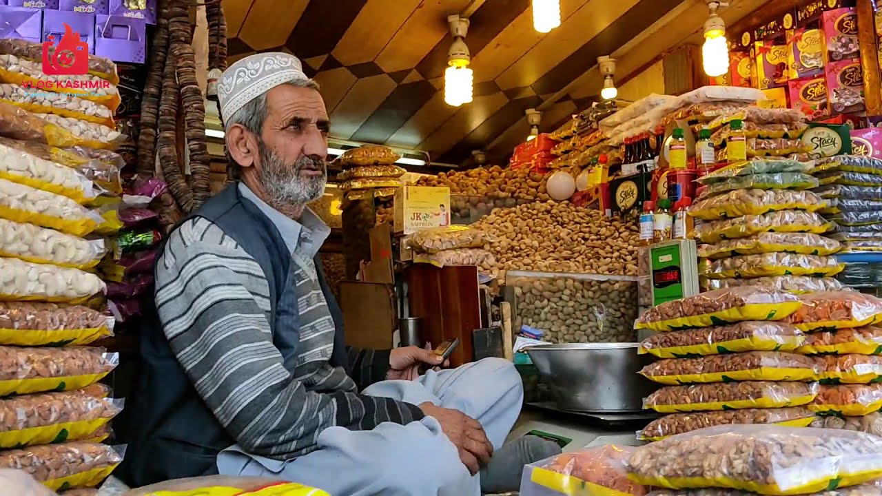 Lal Chowk 2021 | Sunday Market | Srinagar | Ghanta Ghar | लाल चौक श्रीनगर | Full 2021 VLoG |