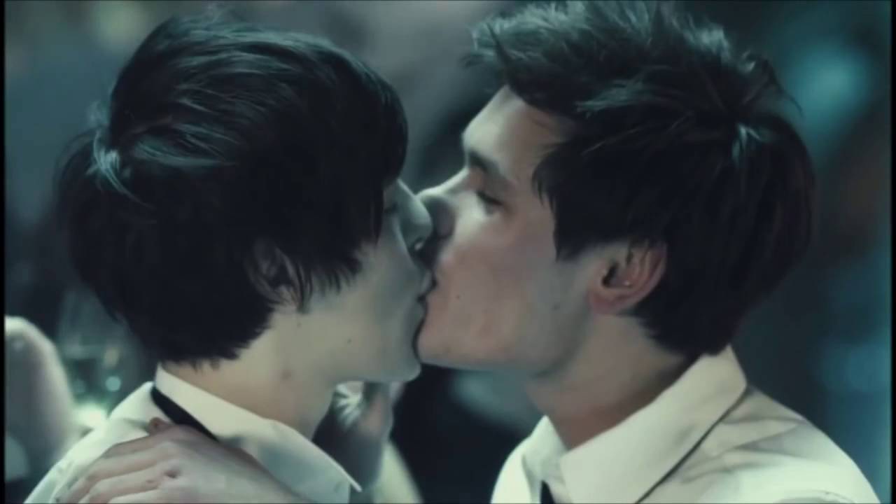 Suicide Room/ kiss gay