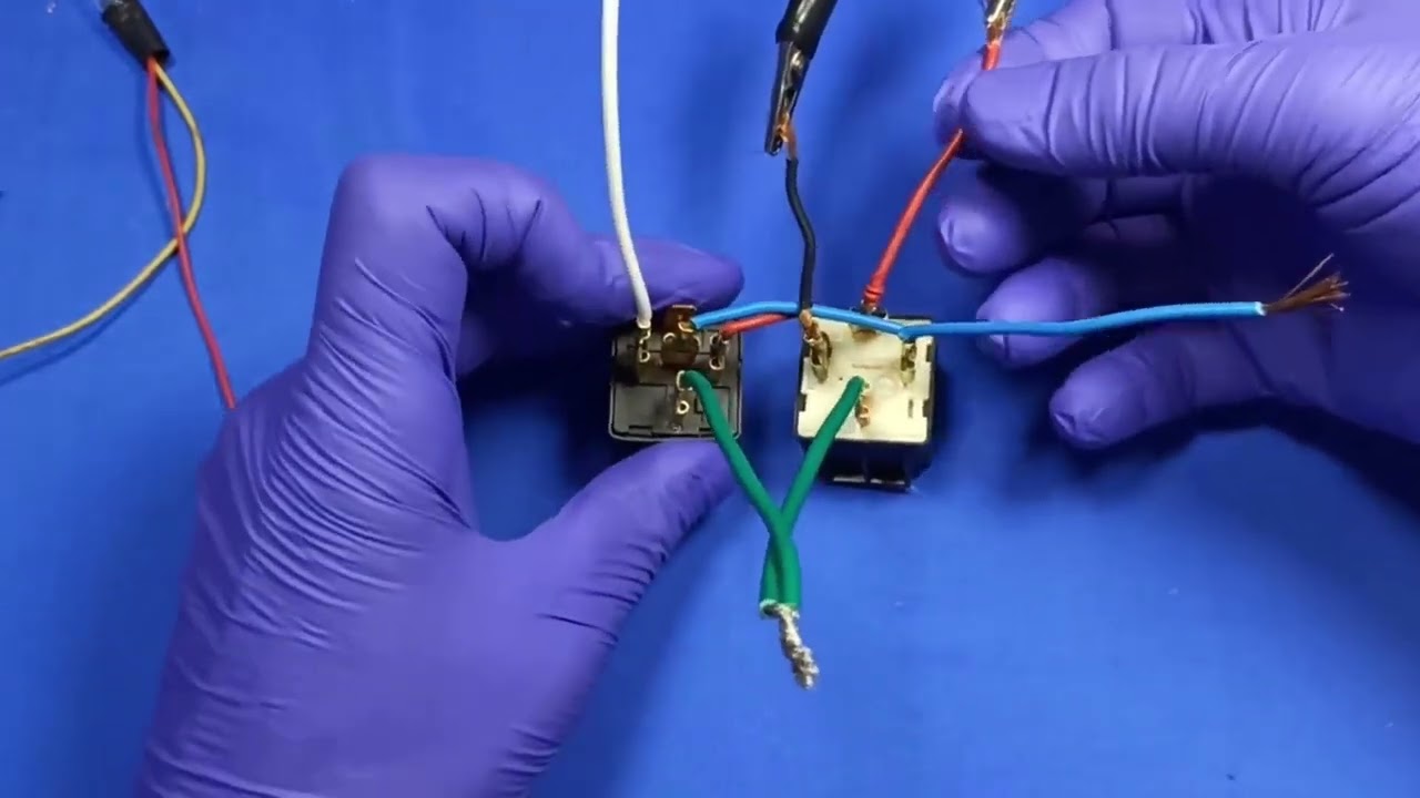 فكرة تشغيل السيارة بالريموت العادي ج1