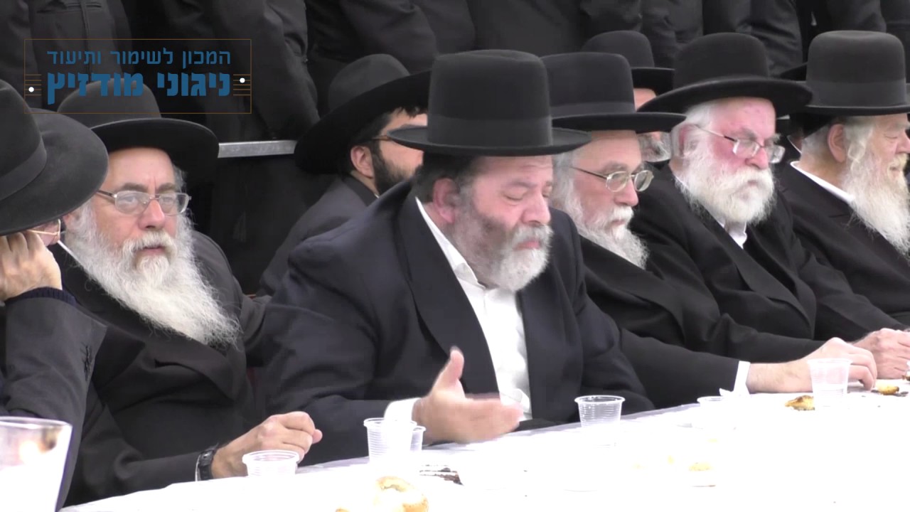 עו