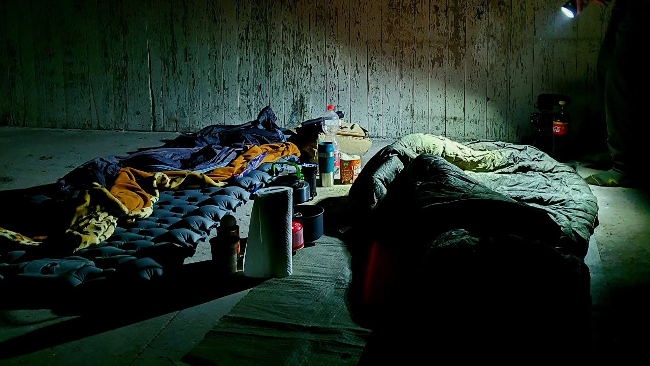 Mitten in der Wildnis ein riesiges verlassenes Munitionslager entdeckt! | Lost Places