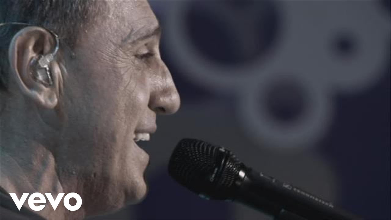 Franco de Vita - Mira M&aacute;s All&aacute; (Live)