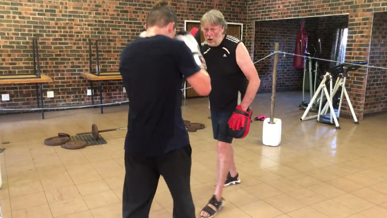 Dylan Roets mitt work.