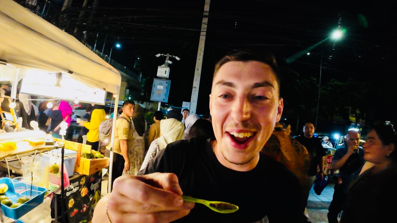 Моя еда в Бангкоке всё ещё была жива! 😳🇹🇭