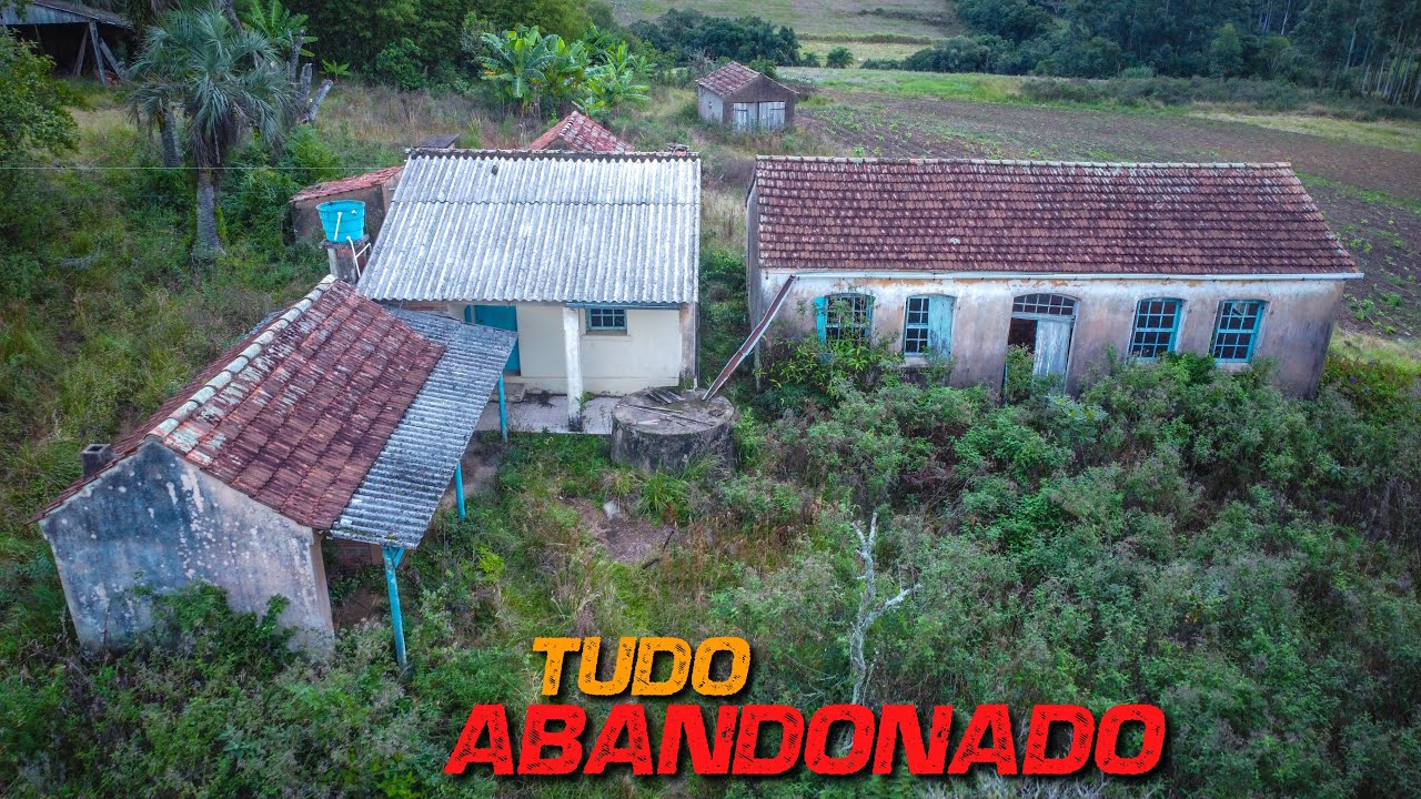 A CASA ANTIGA EST&Aacute; ABANDONADA H&Aacute; ANOS E AGORA ABANDONARAM AT&Eacute; A CASA NOVA!