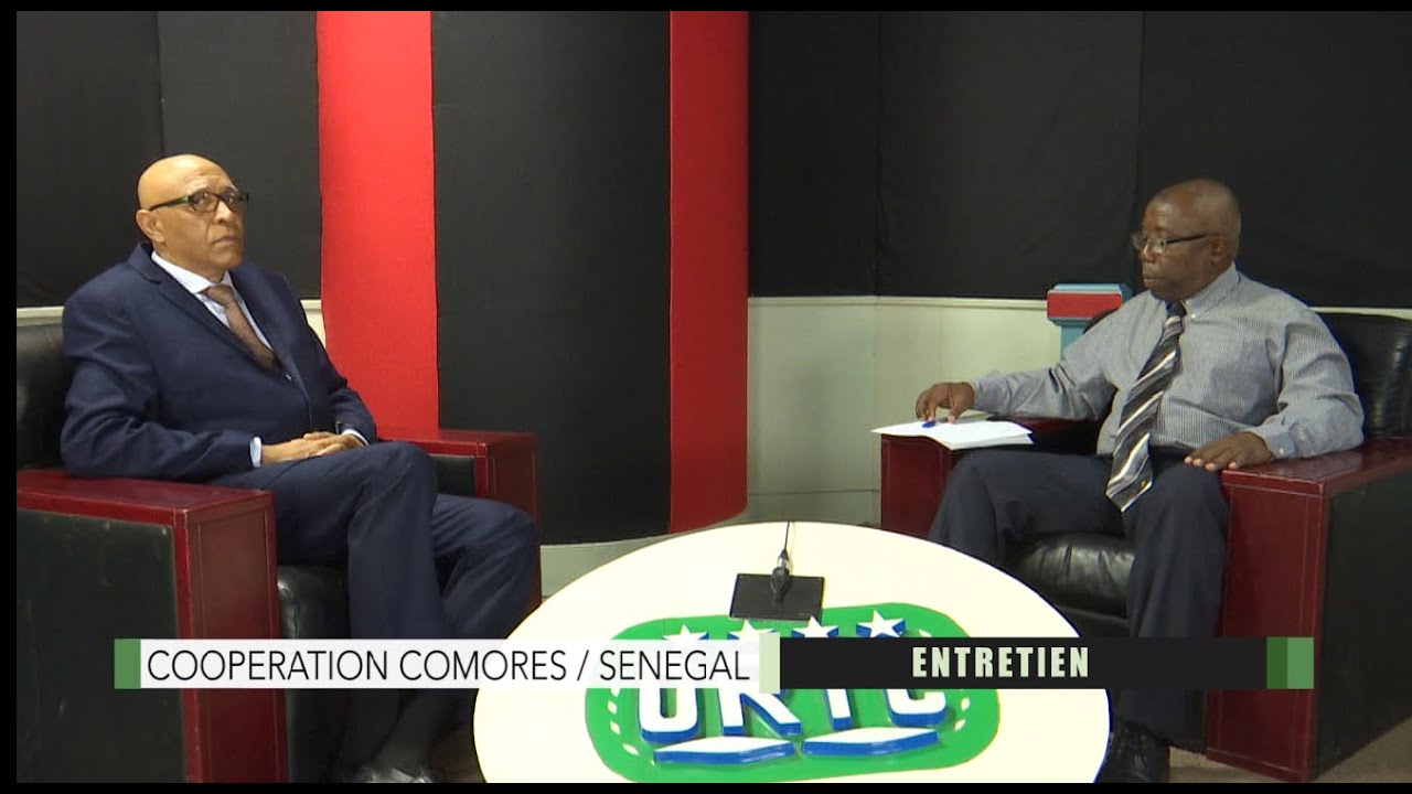 ENTRETIEN DE HACHIM SAADI AVEC L'AMBASSADEUR AHMED BEN JAFFAR