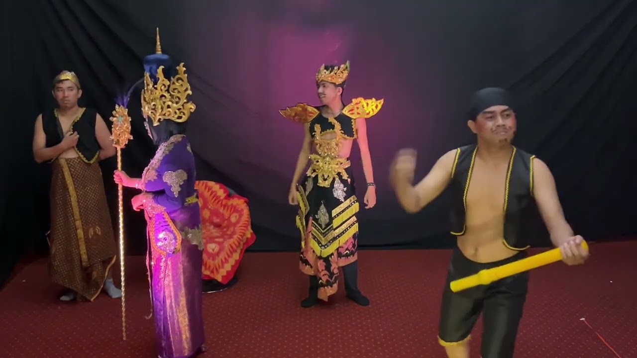 Group 5 Damarwulan / Drama and Theater applied by FTTE UNTAG Banyuwangi English Language Education .