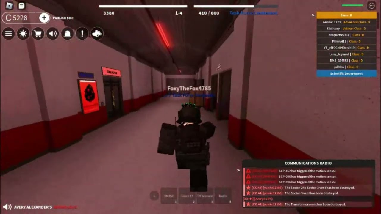 playing roblox scp rp cuz why not