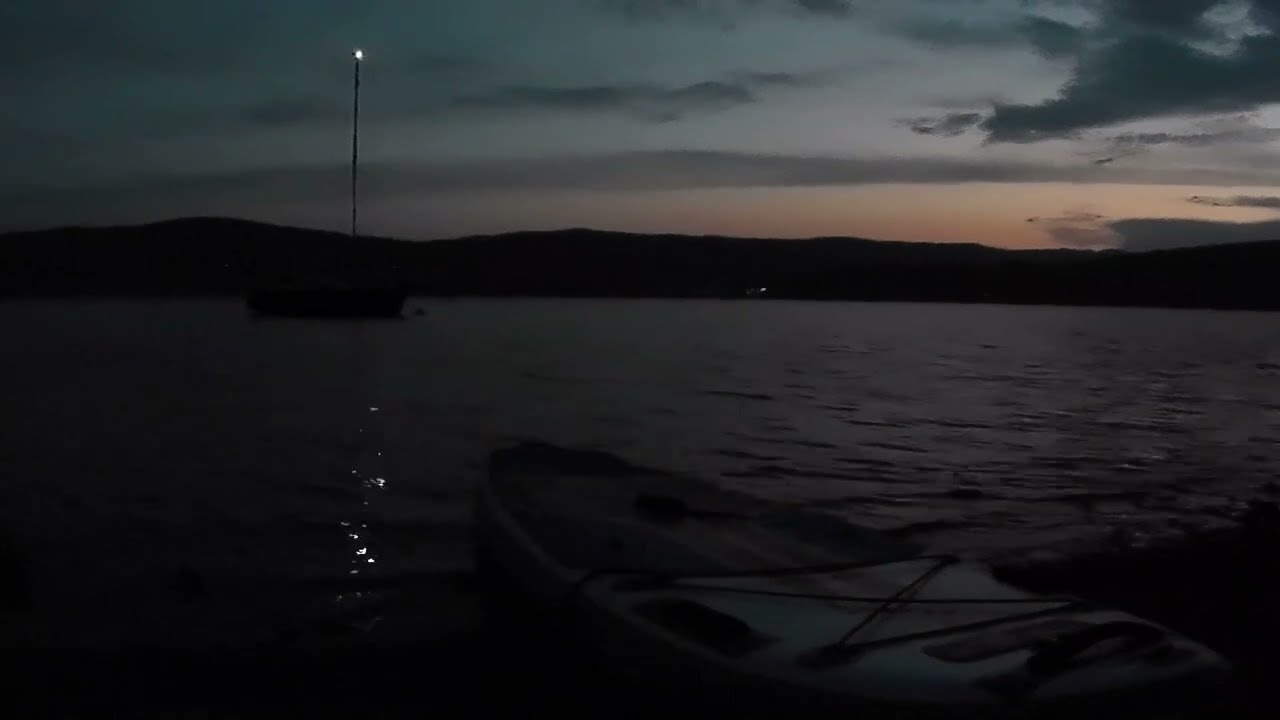 Nočná plavba na paddleboarde