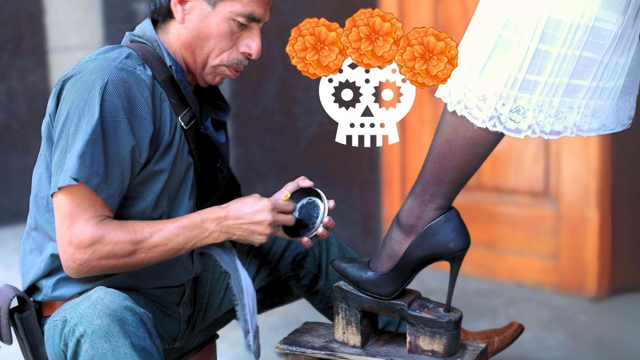 💀 LA CATRINA getting a HEEL SHINE! 👠 Street Shoe Shine By Tomas El Buki 🇲🇽  Mexico City ASMR SOUNDS