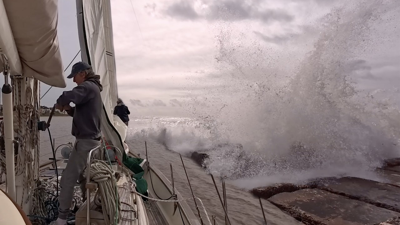 Storms in Portugal, life at anchor  |  EP161
