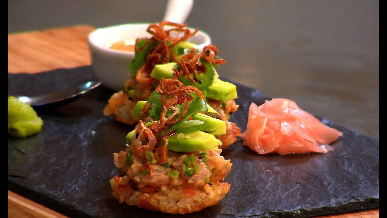 Tartare de thon épicé sur galette de riz soufflé par le Chef Findlay