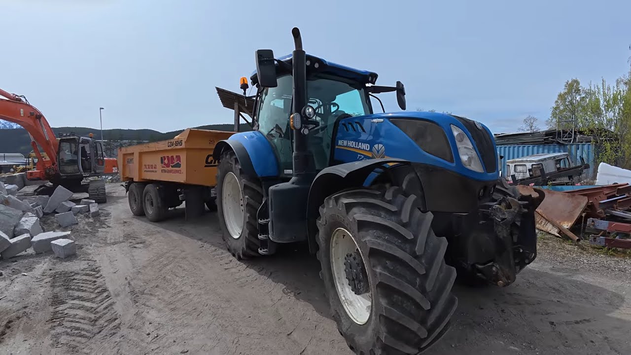 Excavator With STRAIGH EXHAUST Loading Tractor