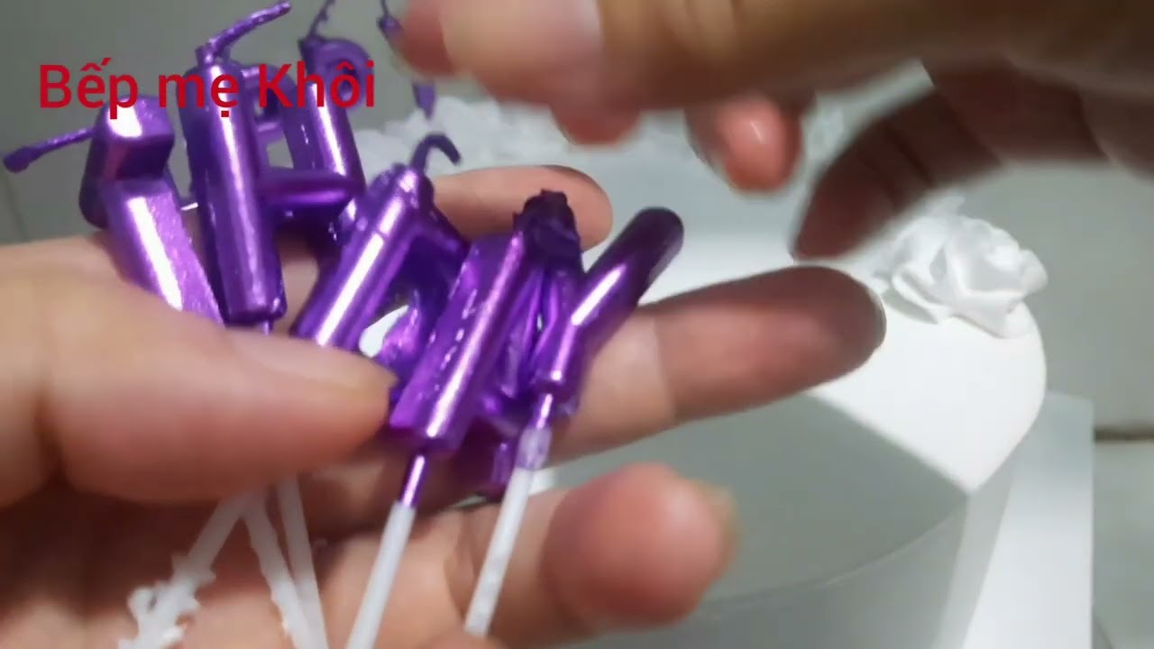 # 4 Đánh kem và trang trí bánh kem