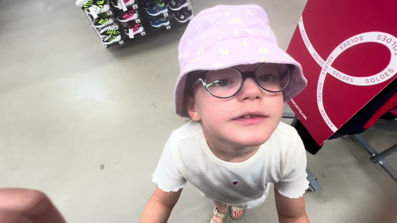 🎊 Dia de comprar o presente 🎁 de aniversário do Raphael aqui na França 🇫🇷