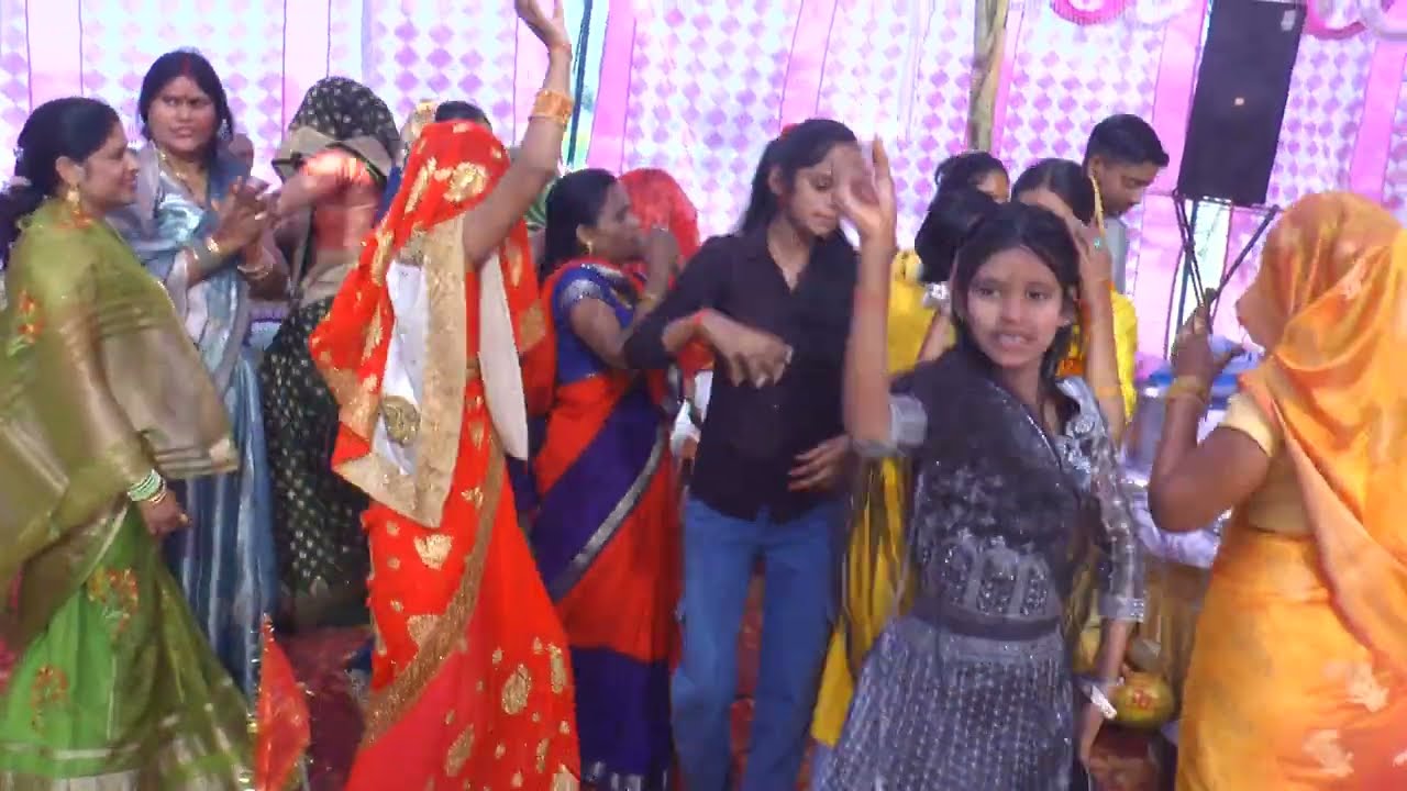 #trending #dance  काली टॉप वाली लड़की ने किया जबरदस्त डांस कंपटीशन का #Anju shastri ji 