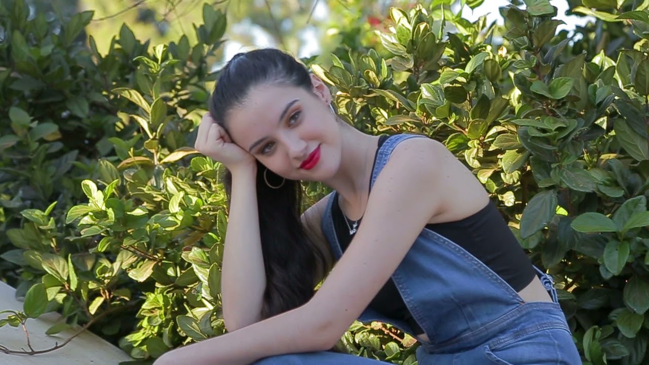 Emi backstage final